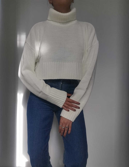 Combos White Top Turtleneck Long Sleeve W-0071