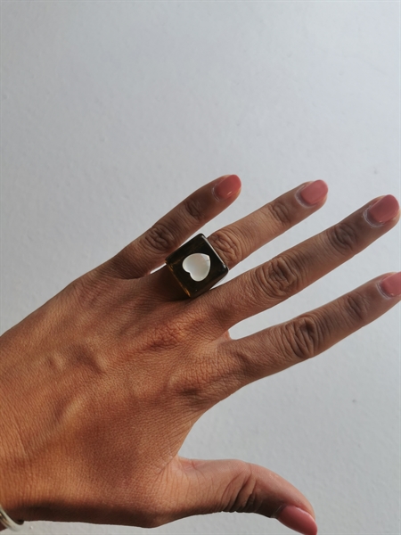 CANDY RINGS RETRO ACRYLIC BROWN RING