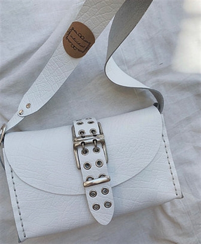 INDIVIDUAL ART LEATHER MYSTERY OF LOVE SHOULDER BAG IN WHITE